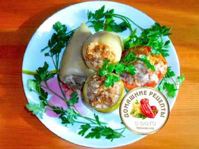 Перцы фаршированные мясом и рисом